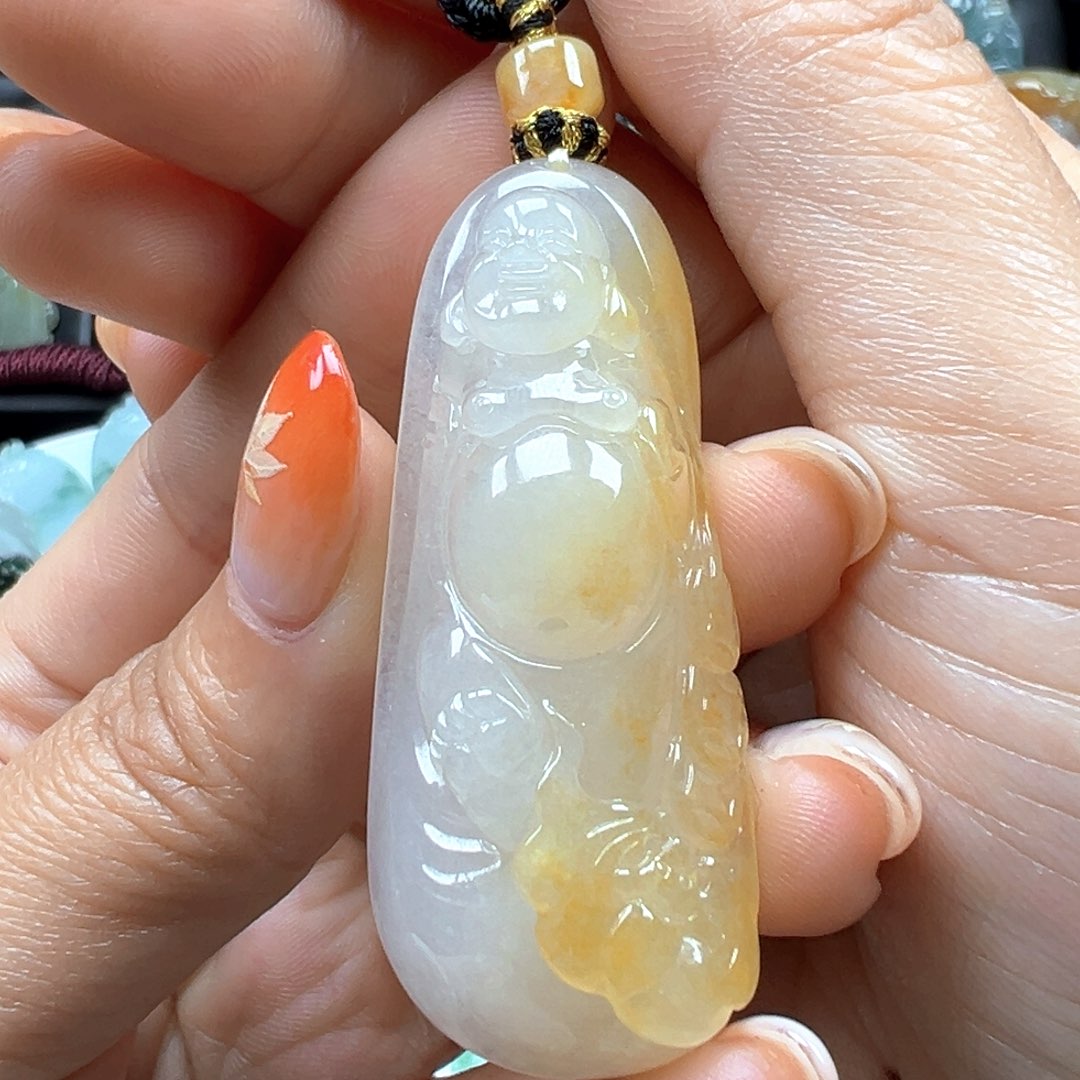 翡翠颈饰未镶嵌佛