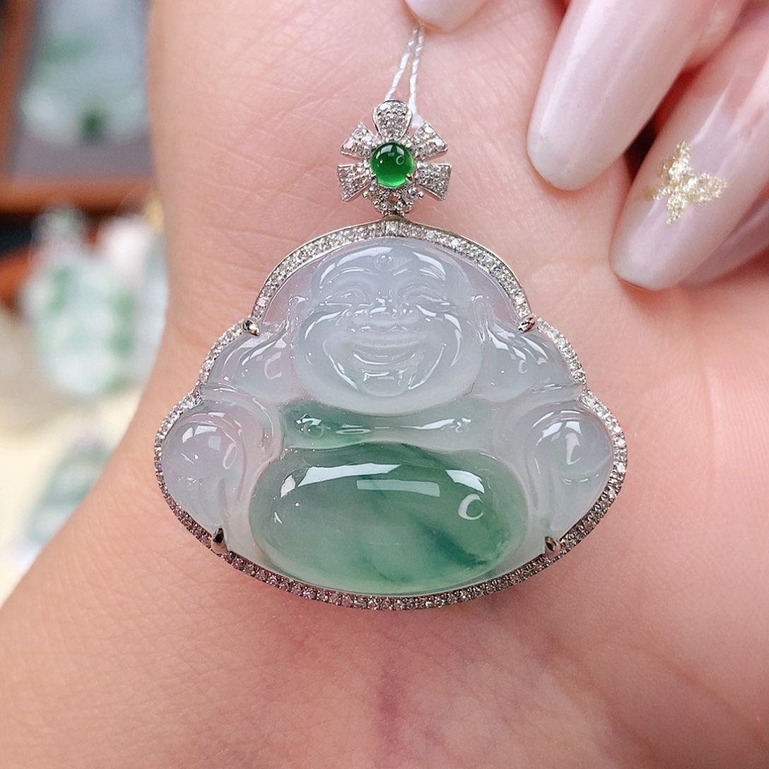 颈饰18K金镶嵌翡翠佛公