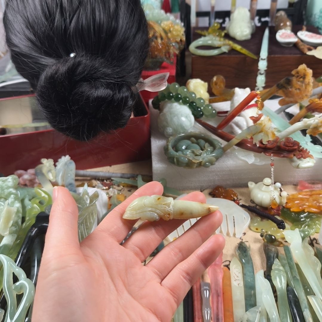 蛇纹石玉发饰合金