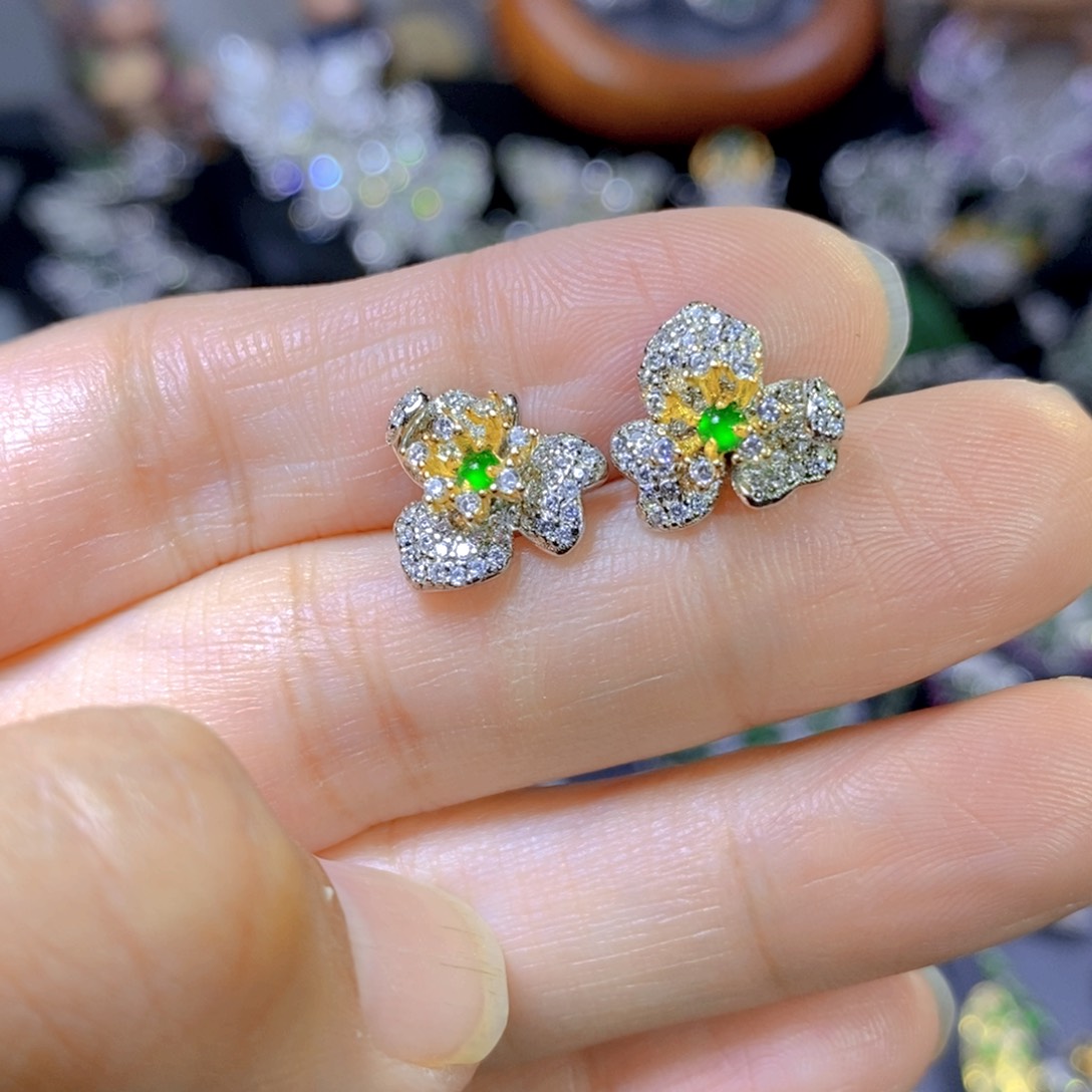 翡翠颈饰银S925镶嵌天然翡翠