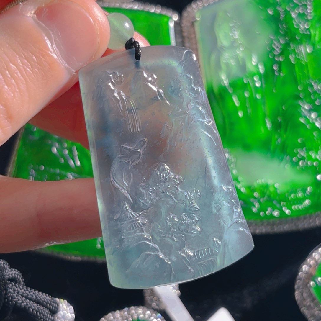 翡翠颈饰未镶嵌山水牌