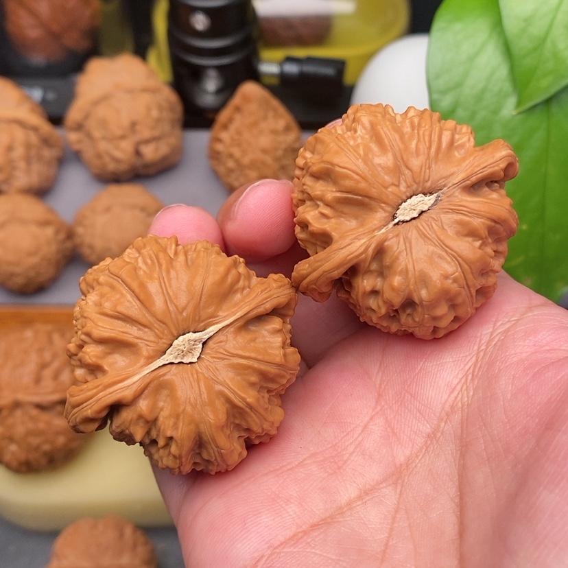 【闪购商品】文玩核桃把件球白全品42