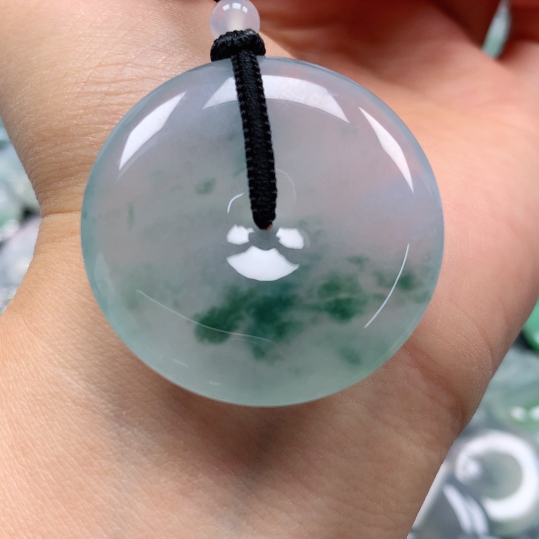 翡翠颈饰未镶嵌天然翡翠