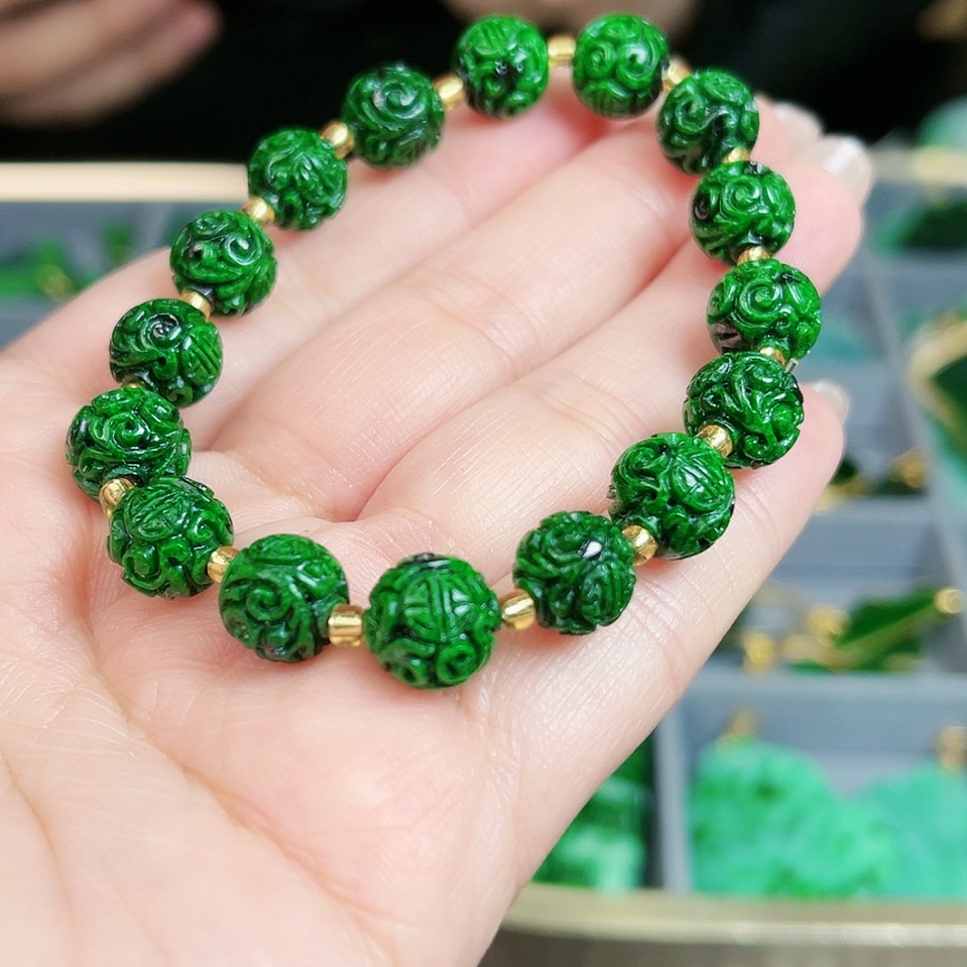 翡翠颈饰未镶嵌手链