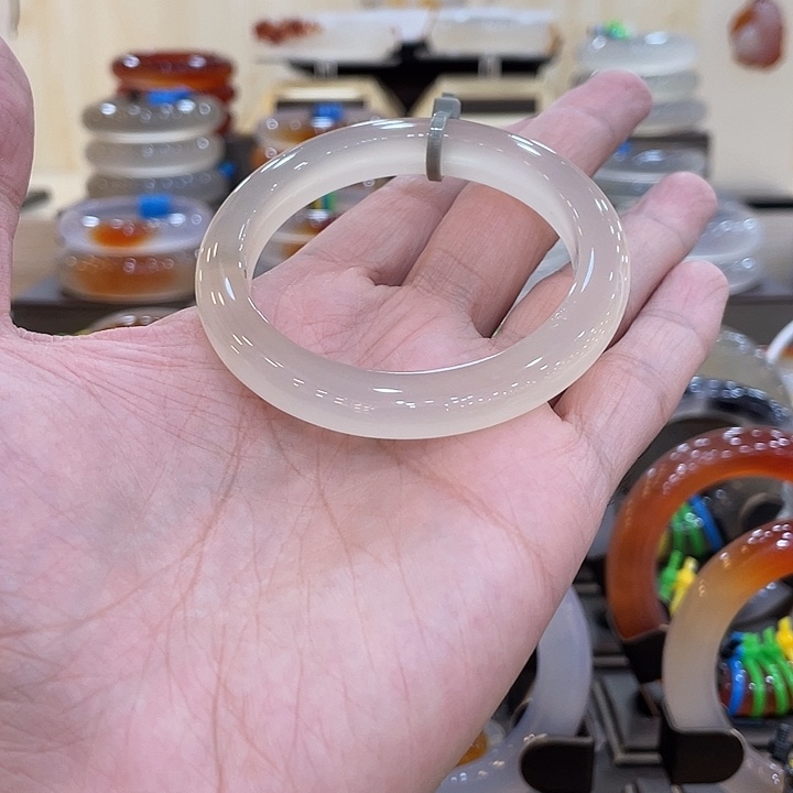 玛瑙/玉髓未镶嵌手镯