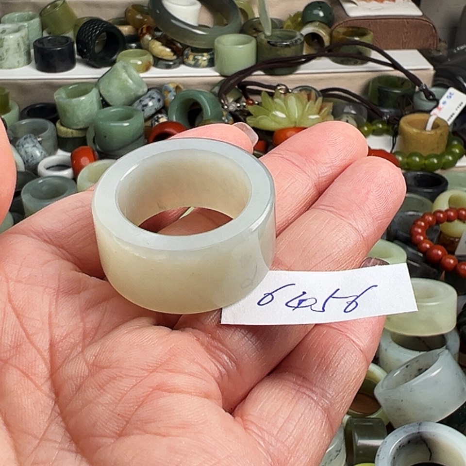 【闪购商品】未镶嵌蛇纹石玉戒指混**日