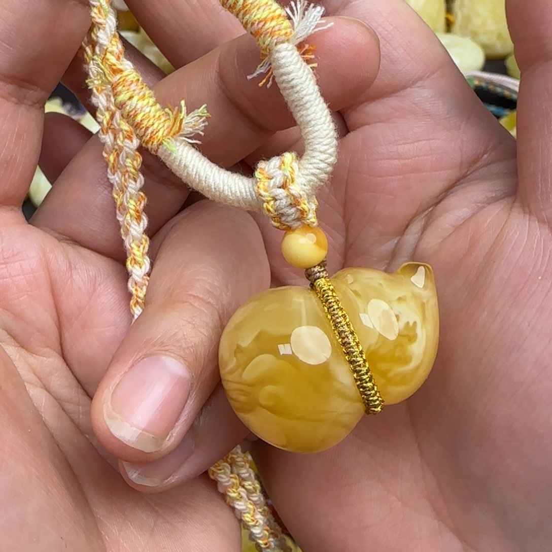 琥珀套链未镶嵌天然俄料鸡油黄蜜蜡葫芦吊坠
