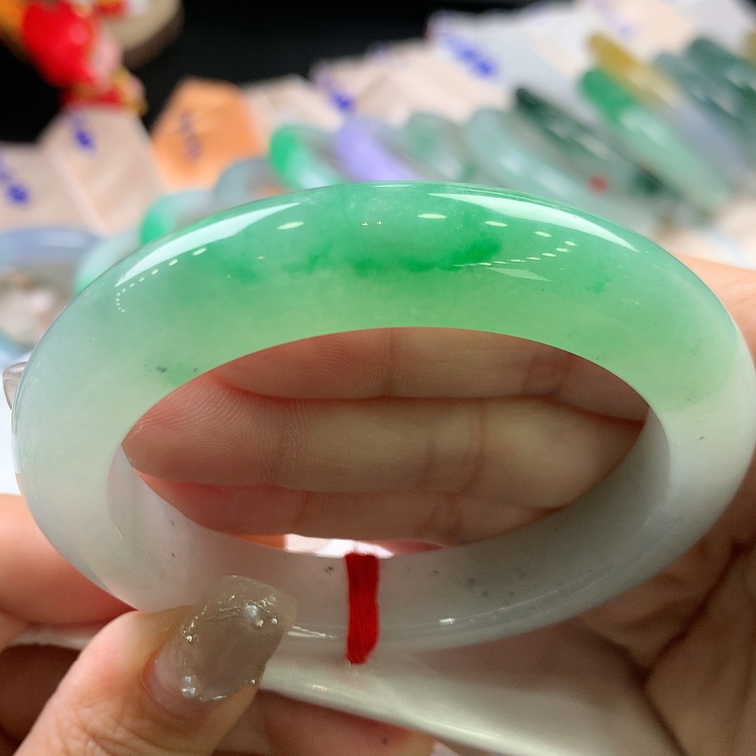 翡翠未镶嵌手镯57.6正圈