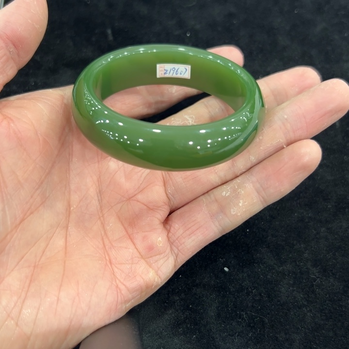 劉****和田玉未镶嵌手镯内径50.7