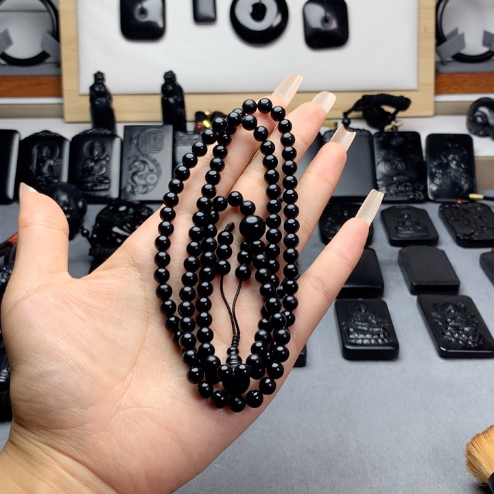 刘***丶未镶嵌手串和田玉（墨玉）