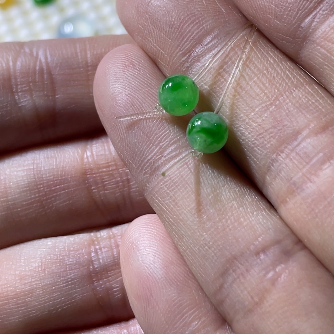 翡翠未镶嵌颈饰珠子