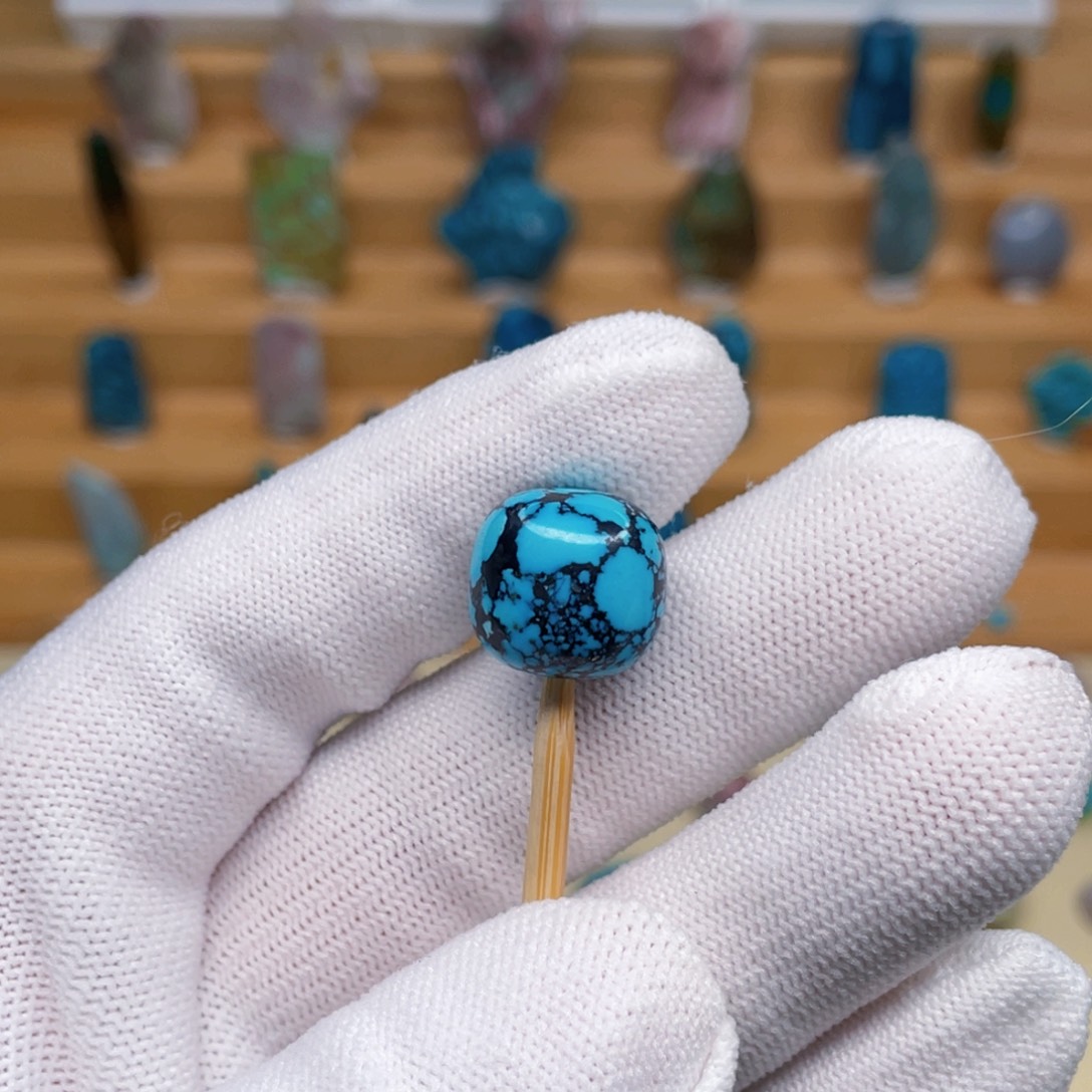 绿松石未镶嵌颈饰