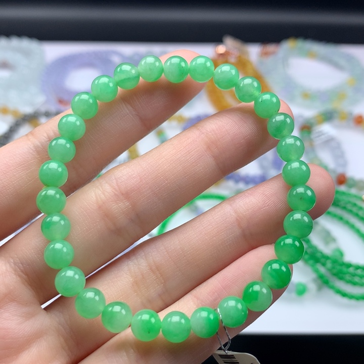 翡翠手镯未镶嵌卡