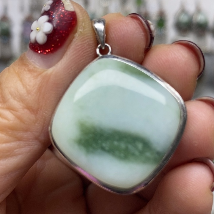 蛇纹石玉吊坠银S925镶嵌
