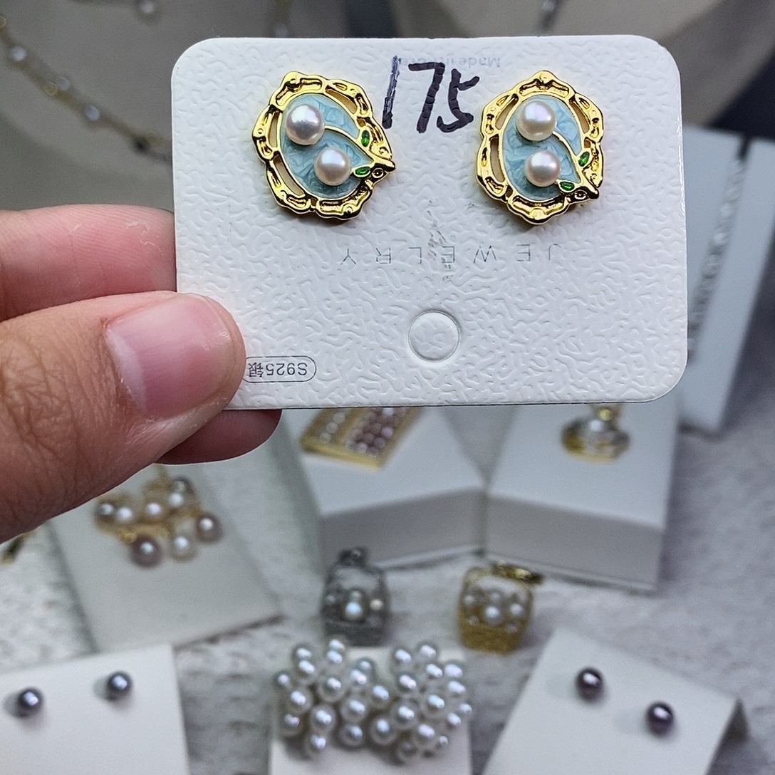 淡水珍珠银S925镶嵌耳饰