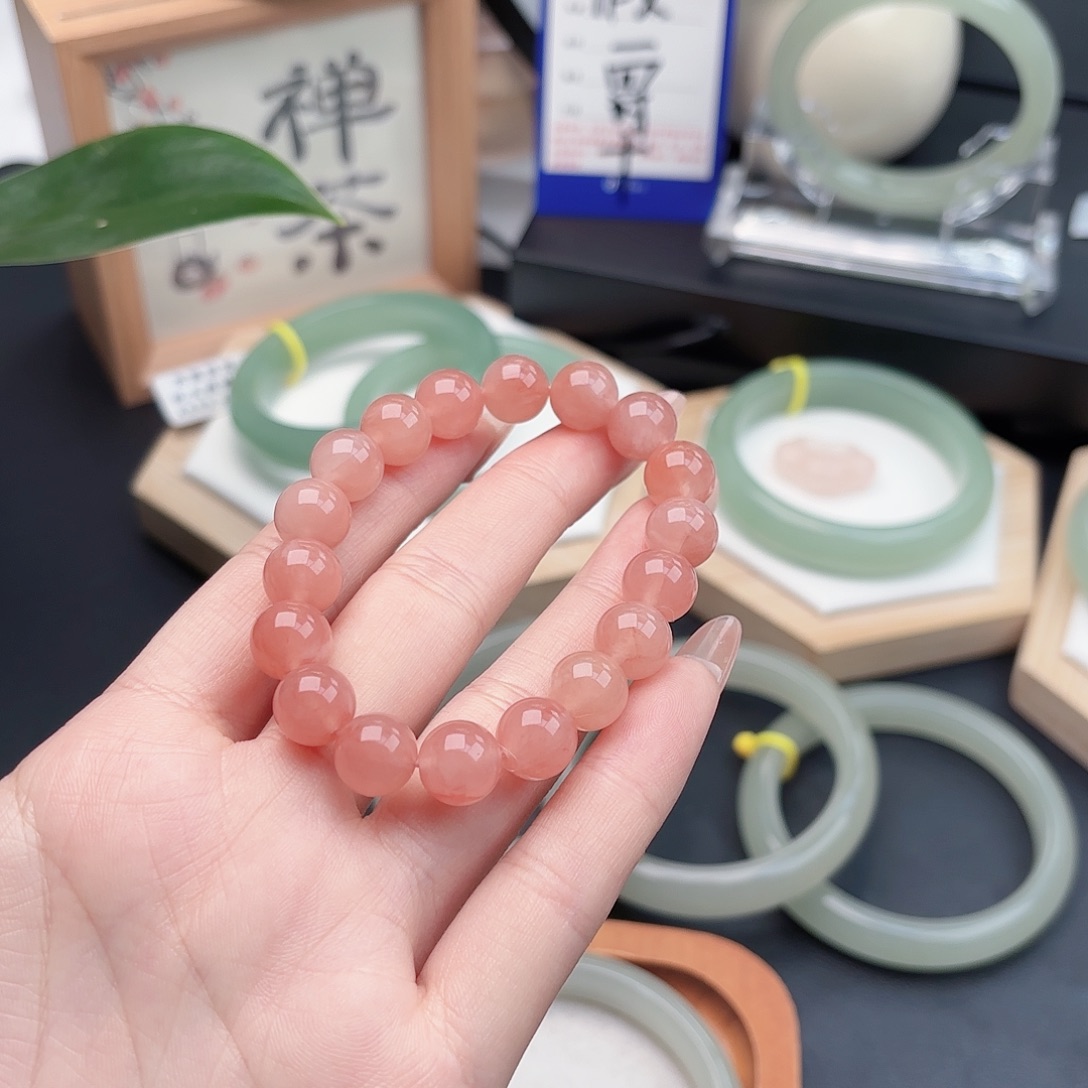 吃***吧石英质玉未镶嵌手镯