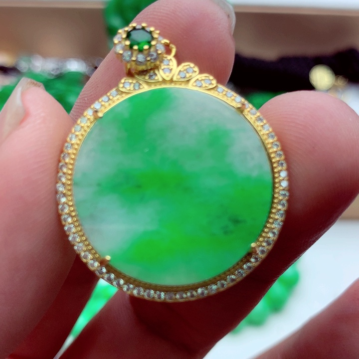 翡翠未镶嵌吊坠(不含链)