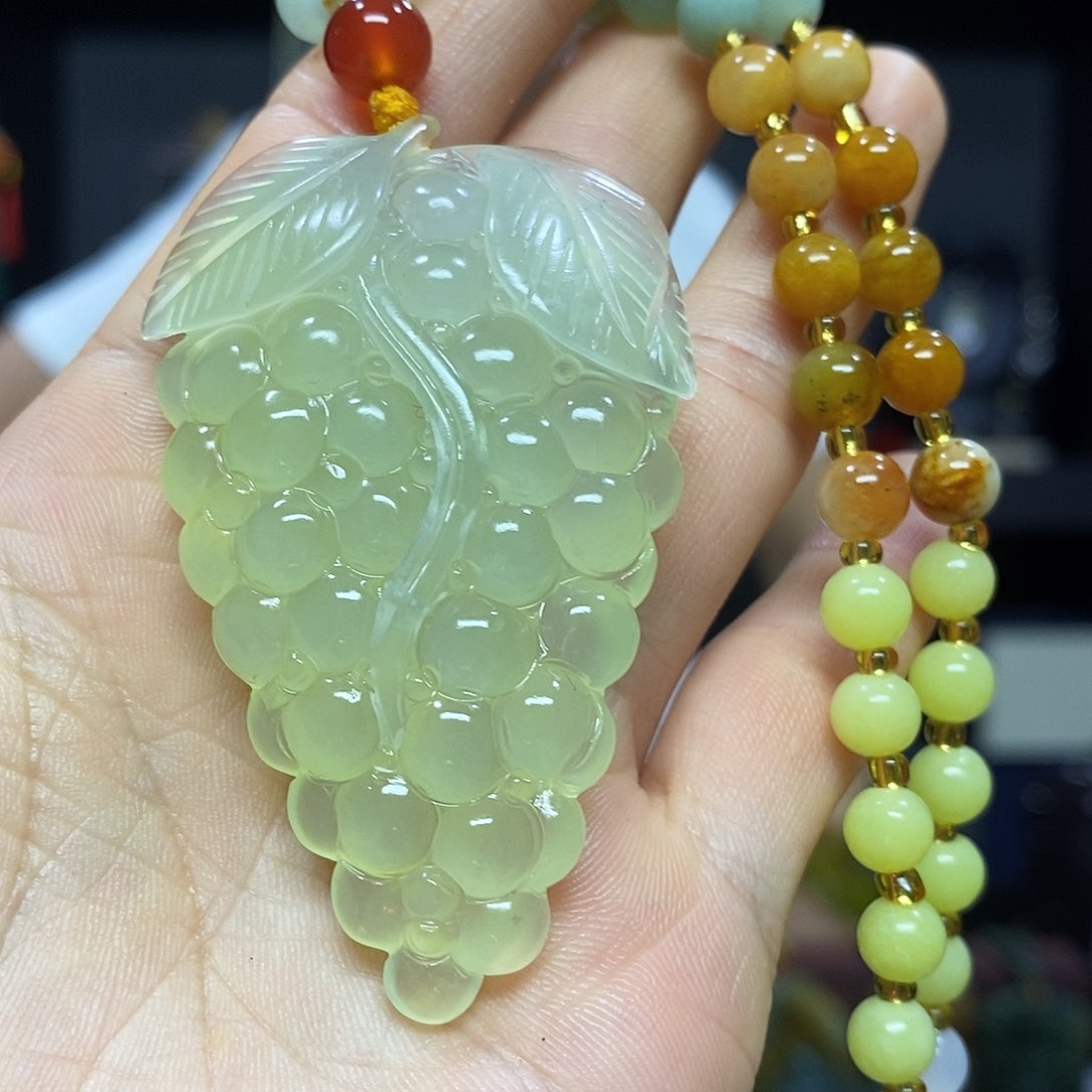 未镶嵌岫玉挂件吊坠