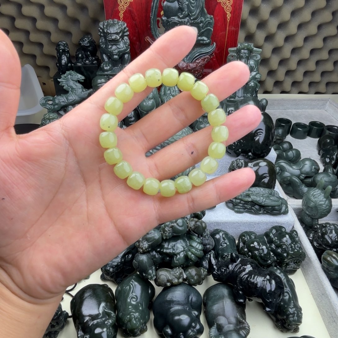 和田玉（糖玉）未镶嵌颈饰