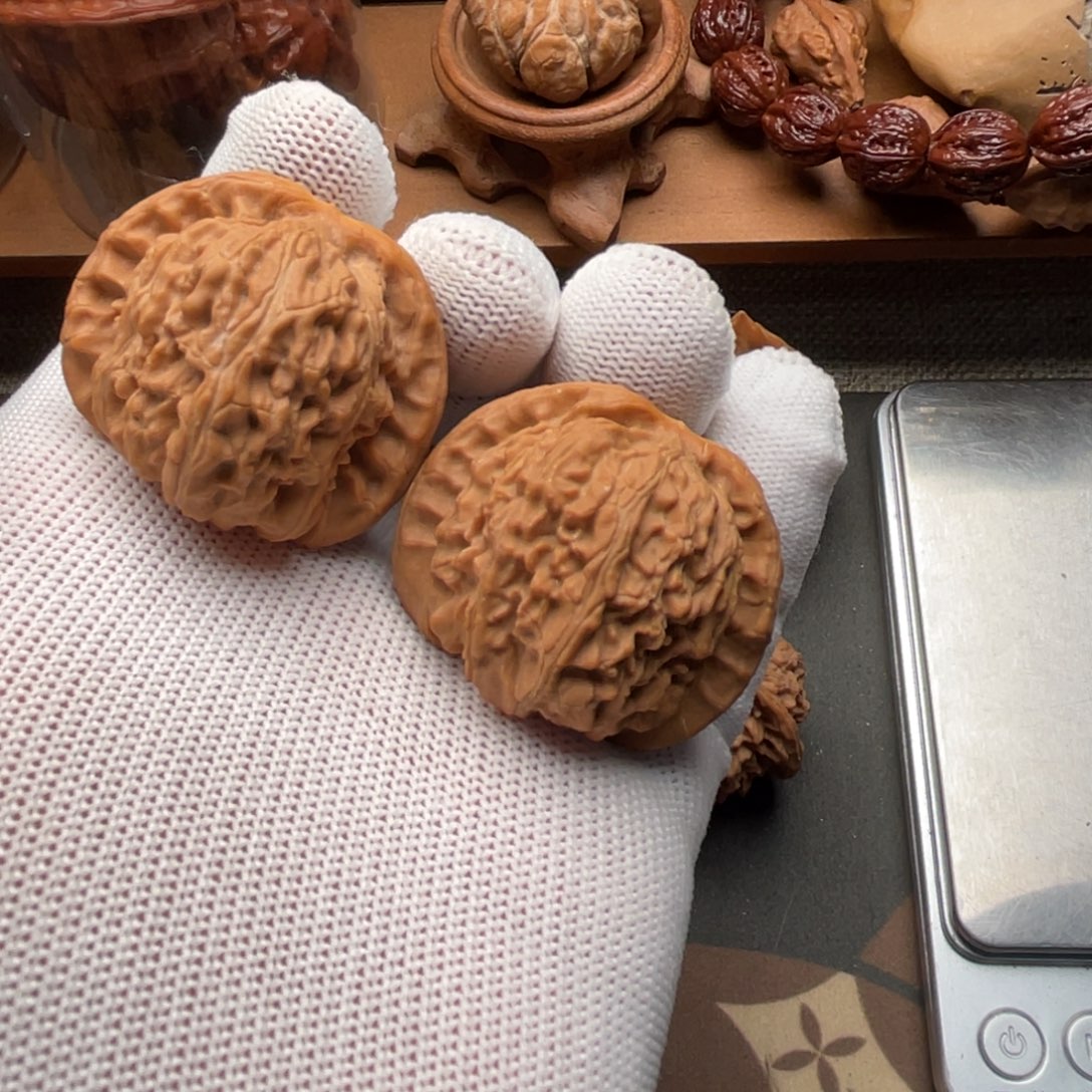 吊坠文玩核桃闷白