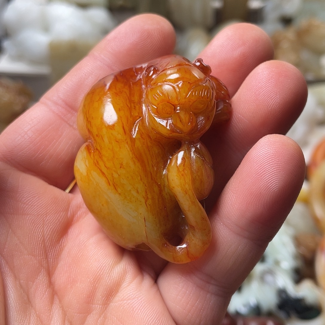 周***焙和田玉未镶嵌颈饰