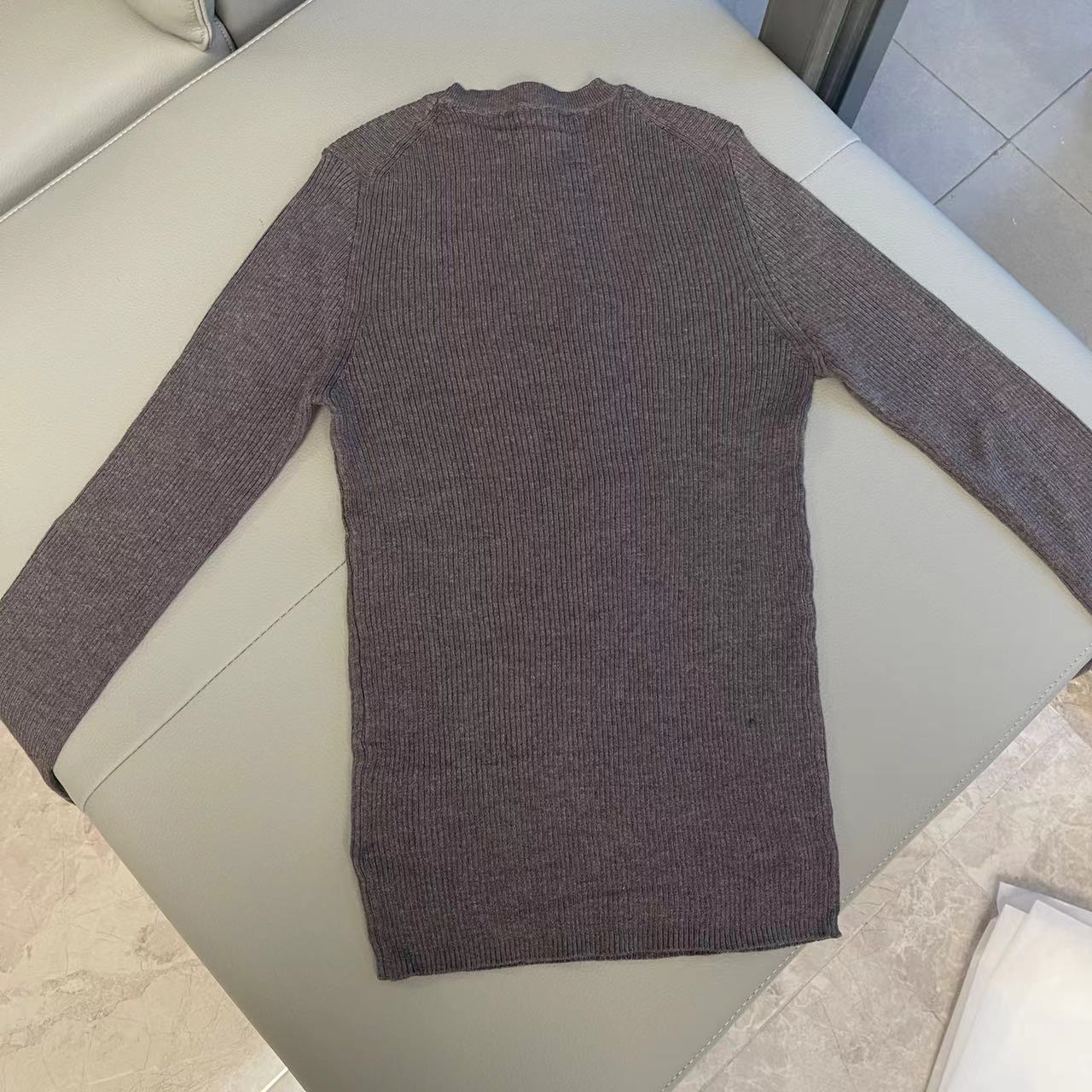 A035 藏青色长袖针织衫