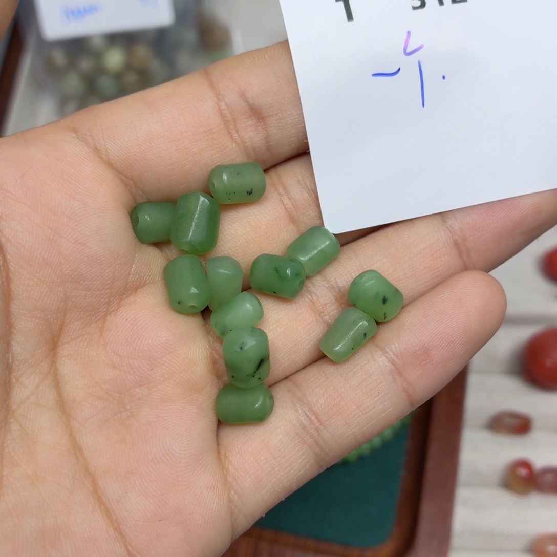 和田玉未镶嵌珠宝半成品T312