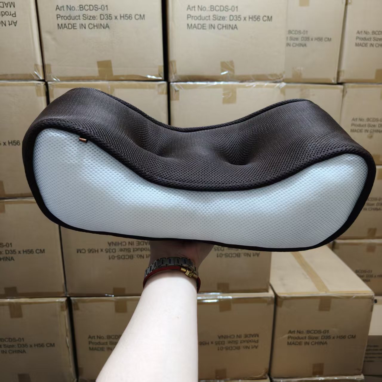 透气网面多用午睡腰靠枕 颜色不挑