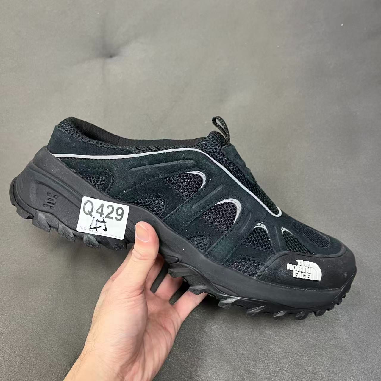新款户外运动休闲鞋 Q429( 无原盒 鞋垫后配)