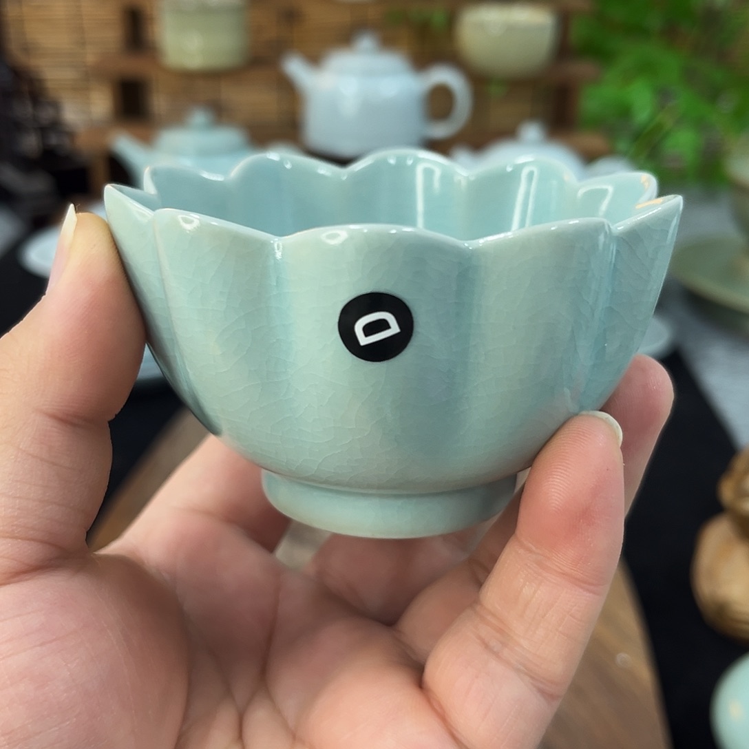 杯D，莲花温婉杯，二级品。