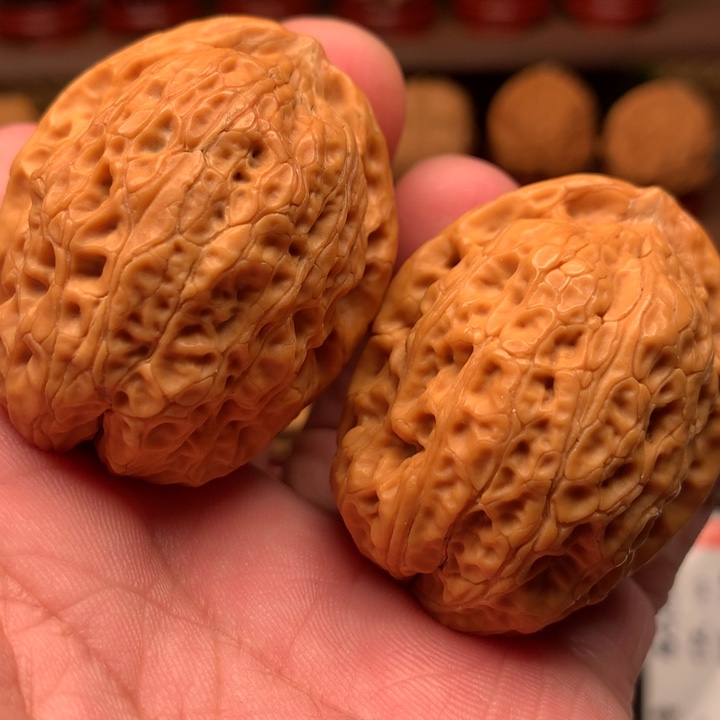 文玩核桃吊坠铁虎头