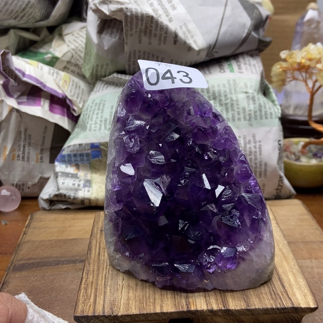 紫晶天然水晶摆件未镶嵌