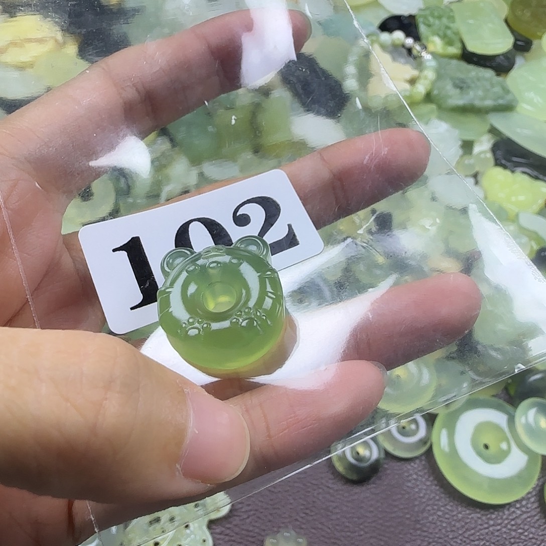 蛇纹石玉未镶嵌岫玉吊坠