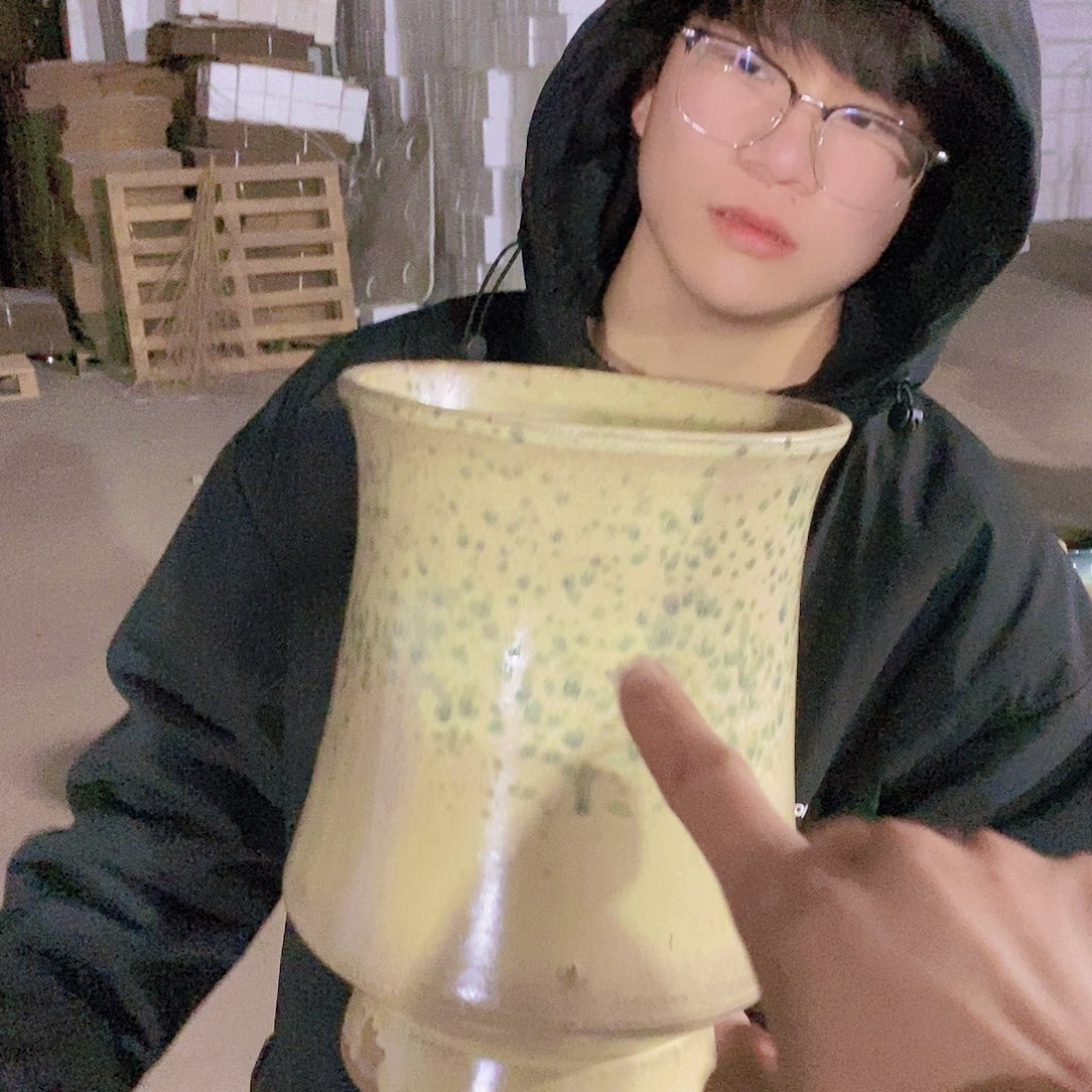 紫砂花盆瑕疵20/30、j h h g h h