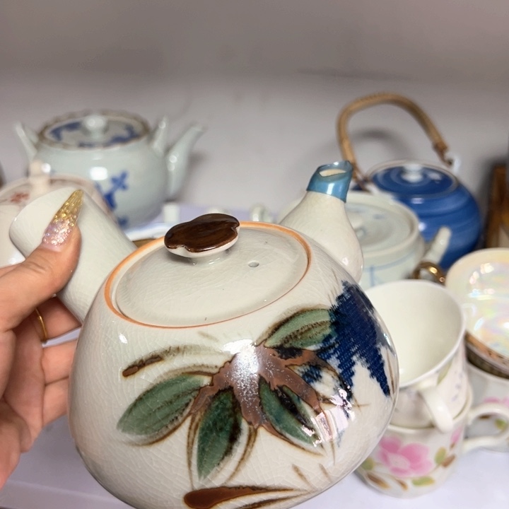 盖碗瓷器直播放漏中