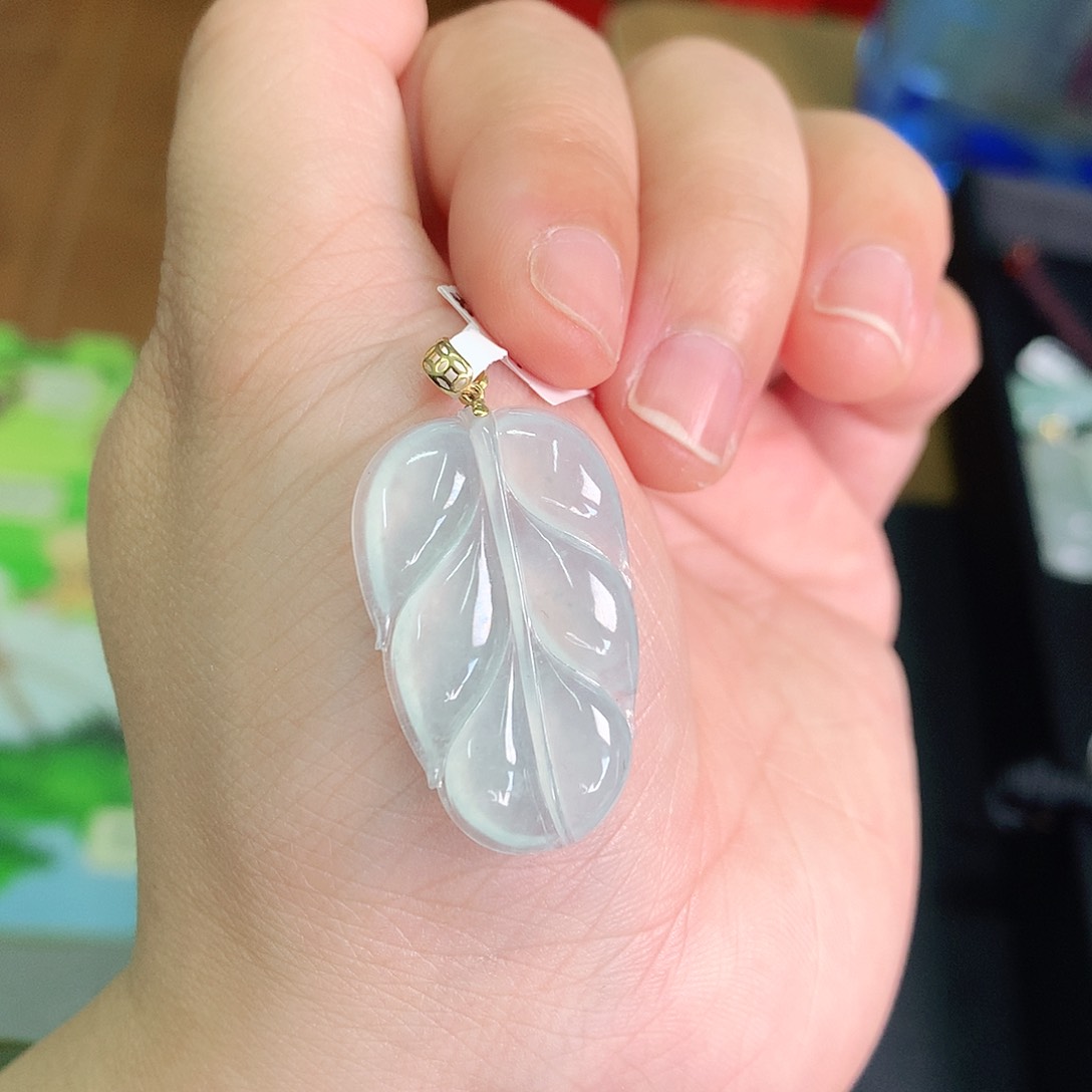 翡翠颈饰18K金镶嵌冰胶晴叶子