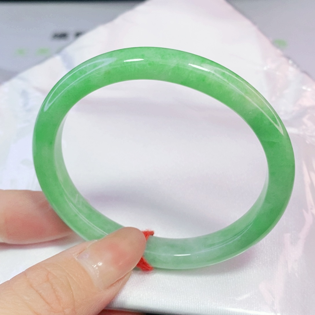 未镶嵌手镯翡翠54.6贵妃