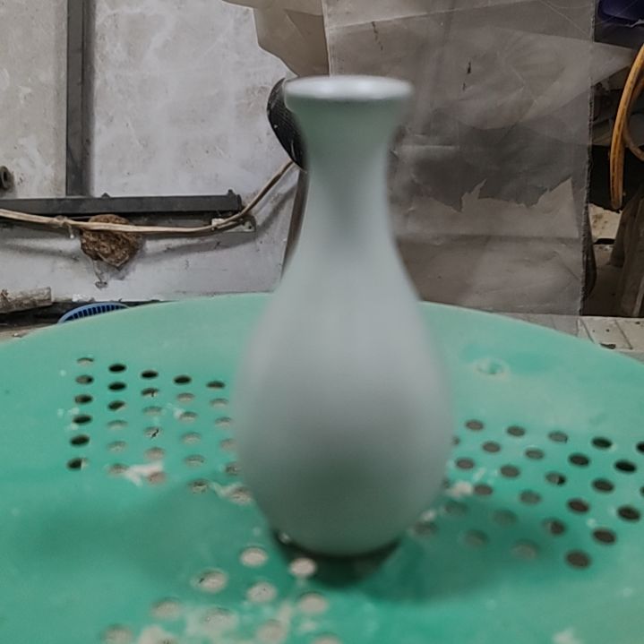 官瓷天青釉小花瓶