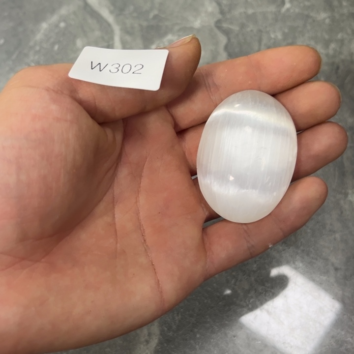 未镶嵌水晶大型摆件（非配饰）