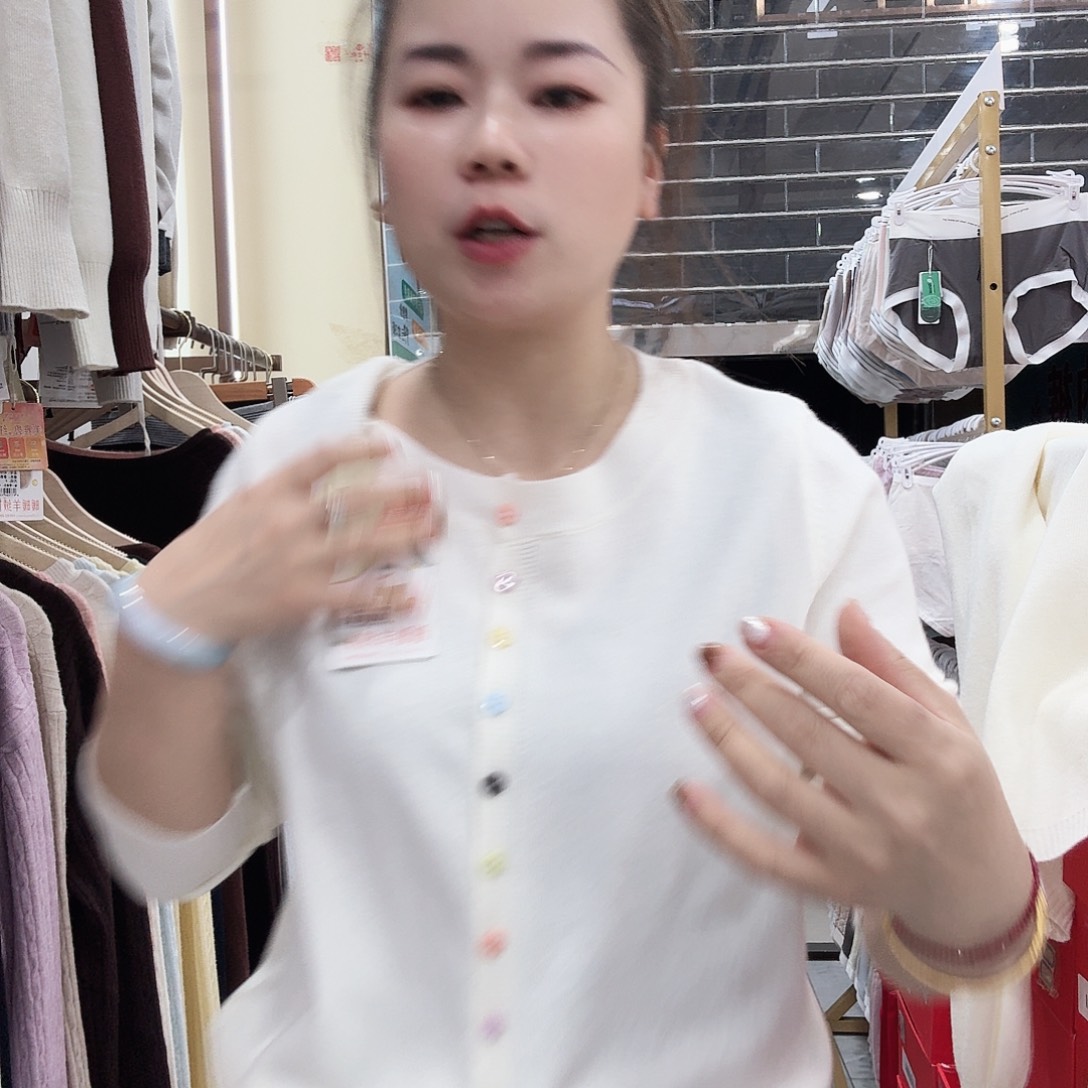 A014白色毛衣开衫孤品