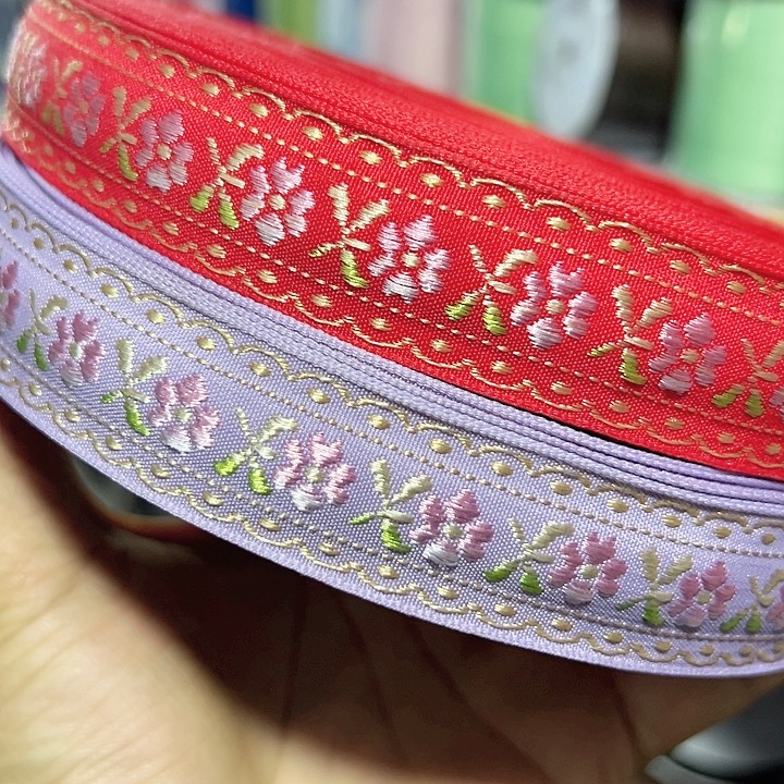 2.5的刺绣丝带2色各25码