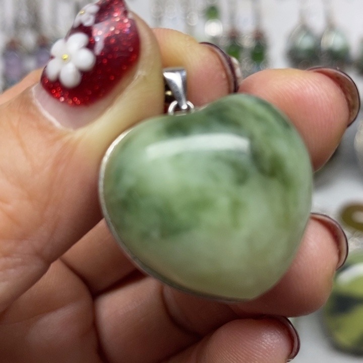 蛇纹石玉吊坠银S925镶嵌