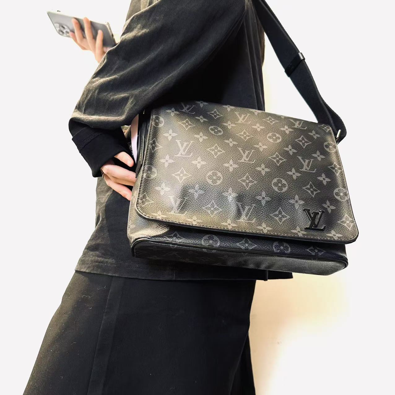 95新 LouisVuitton/路易威登 LV黑老花单肩包 2506260570