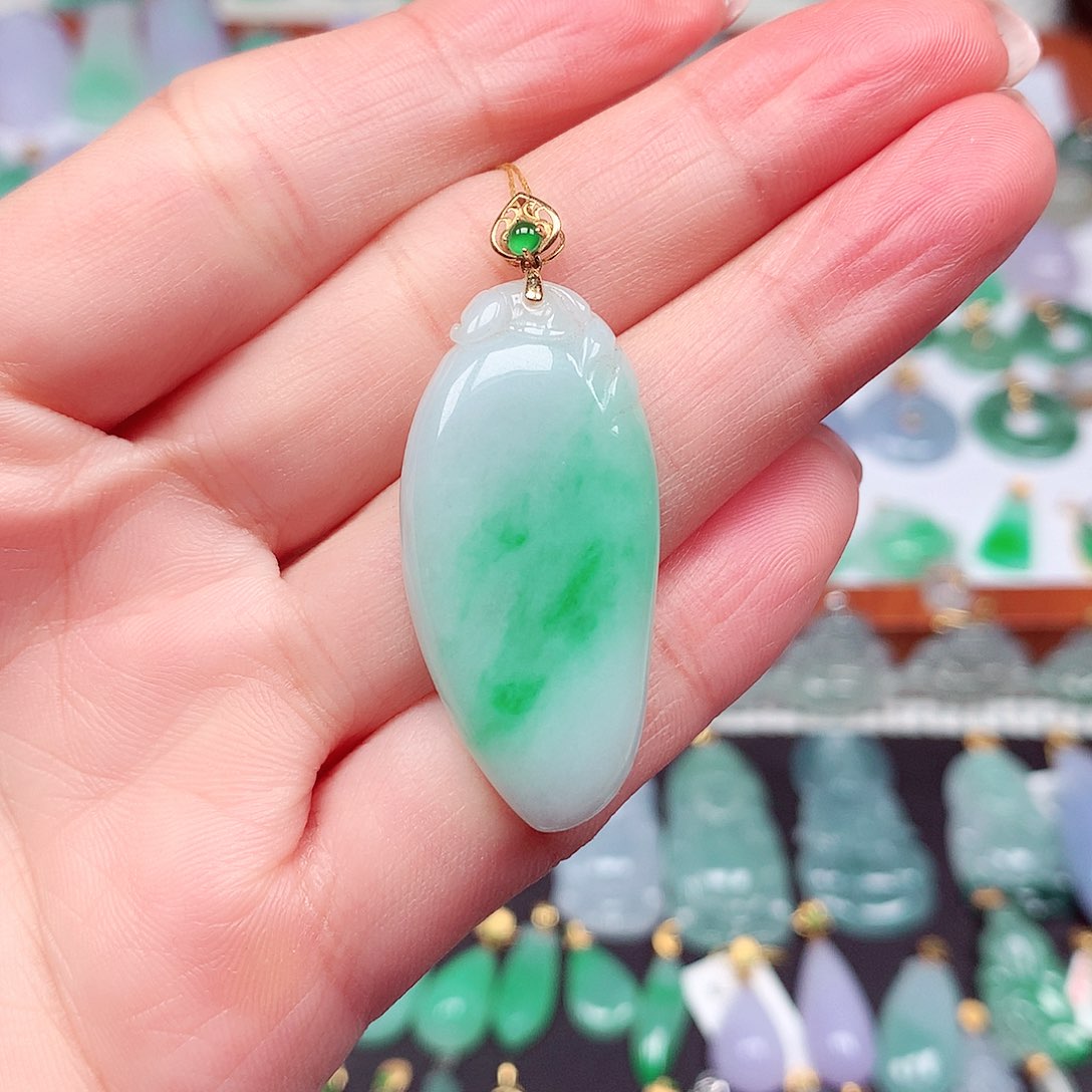 翡翠颈饰18K金镶嵌天然翡翠A货