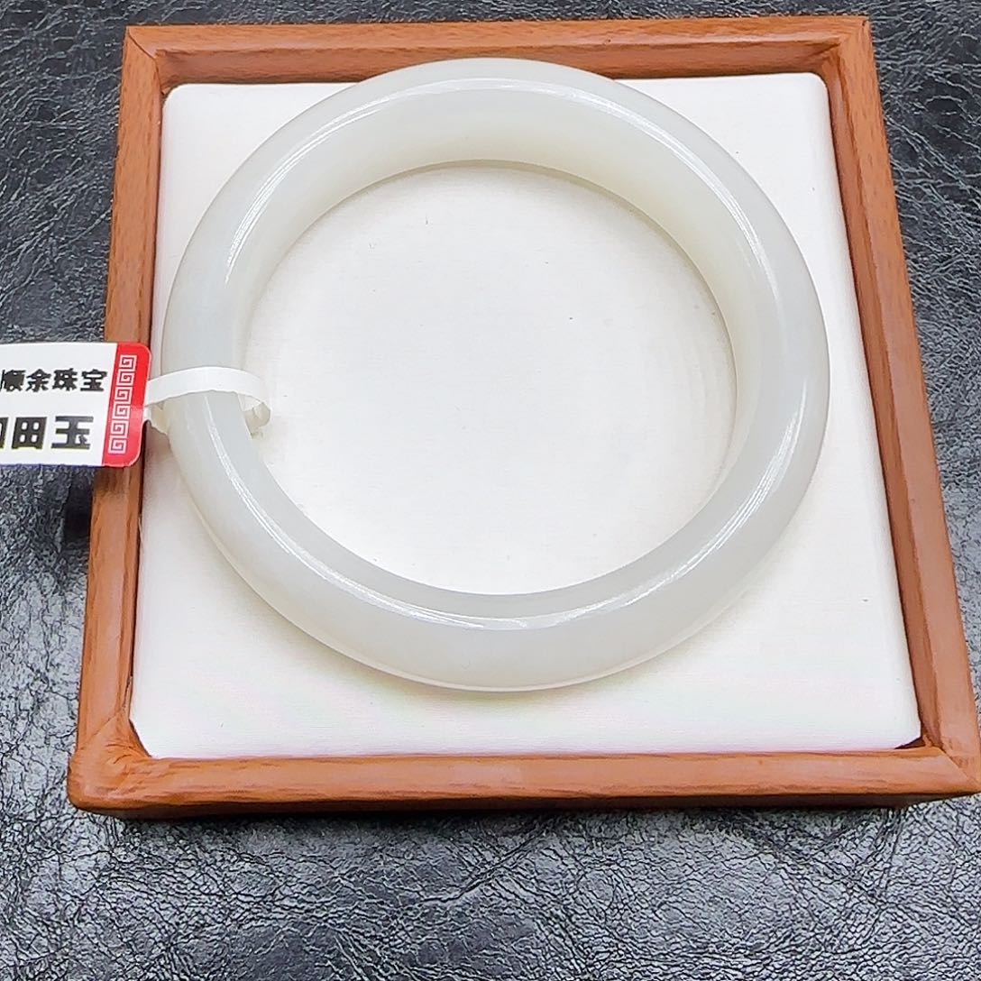 未镶嵌手镯和田玉木*朔