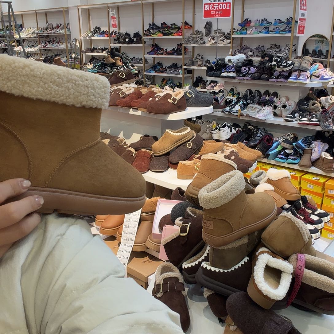 雪地靴女款，新款给编码去拍
