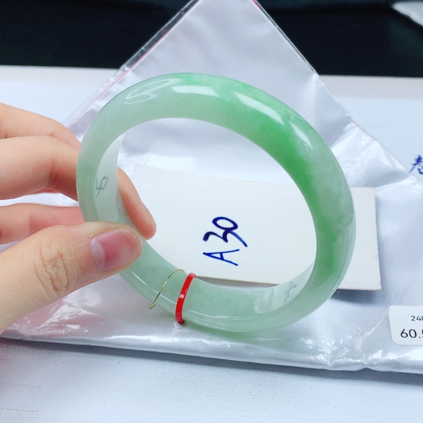 【闪购商品】翡翠手镯未镶嵌天然缅甸a货手镯60+