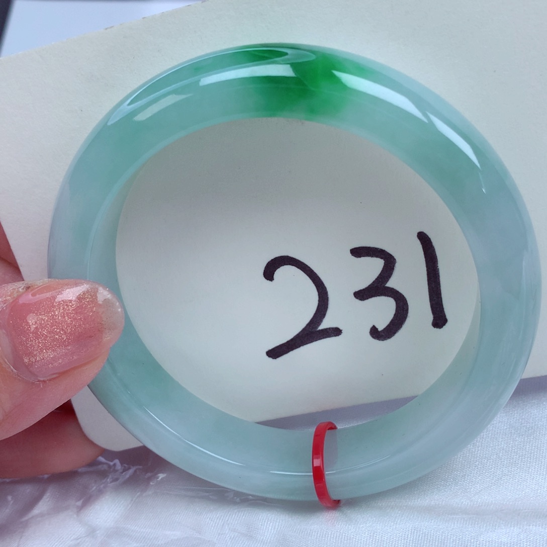 翡翠手镯未镶嵌翡翠