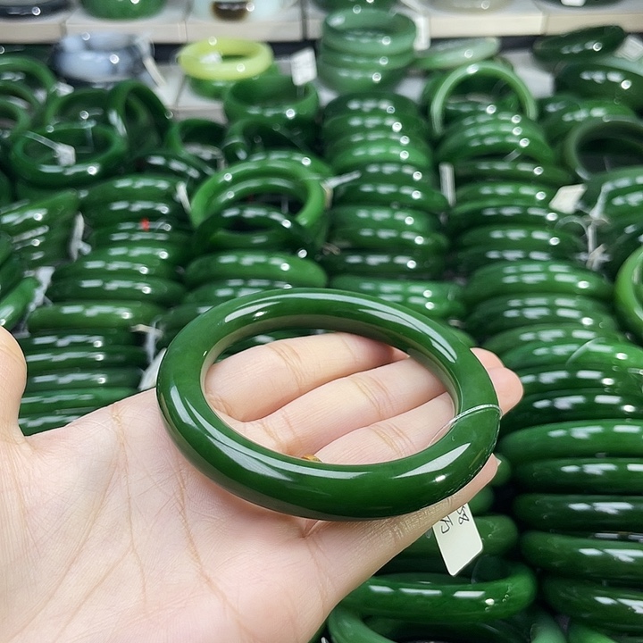 未镶嵌手镯和田玉（碧玉）