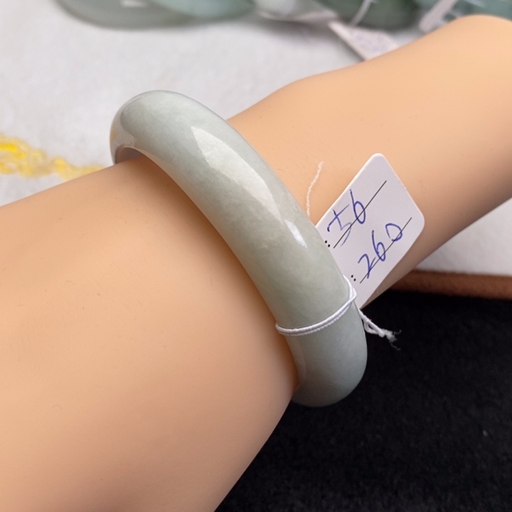 翡翠未镶嵌手镯（贵妃镯）7644056